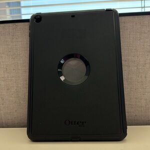 9.7 iPad Otter Box Case